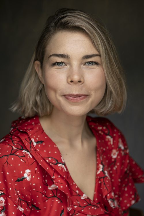 English (Australian) Voice Actor Chloë E.